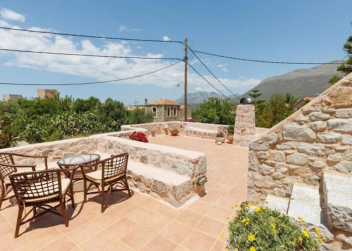 Katafigi Pírgos Dhiroú